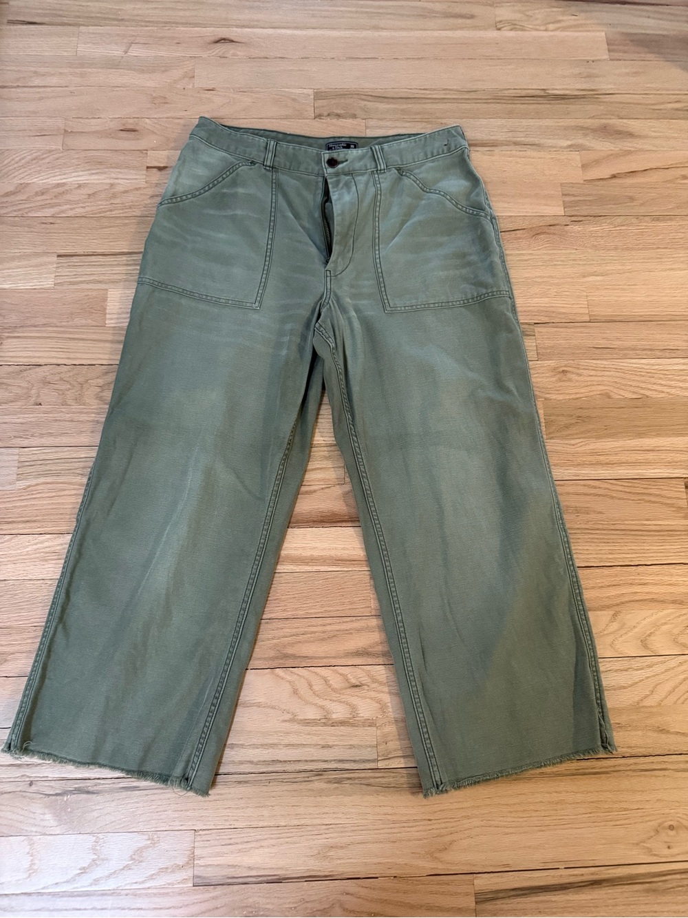 Abercrombie Olive Green Patch Pocket Cropped Utility Pants, Sz 8